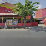 OYO 3198 Sukomanunggal Inn